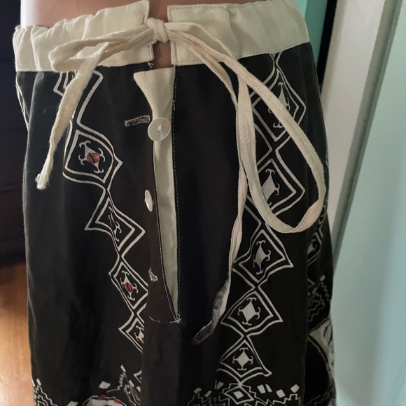 New listing ***** Indiian style fit and flare skirt large - Picture 2 of 9